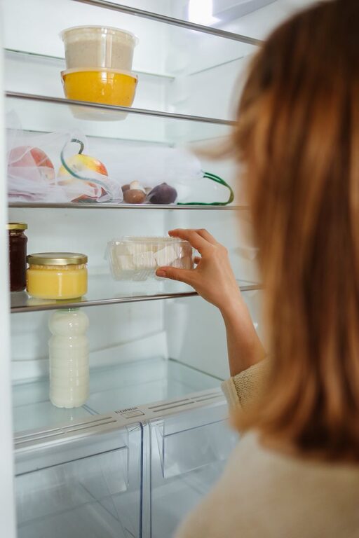 How to Keep a Tidy Fridge and Pantry for Better Food Management